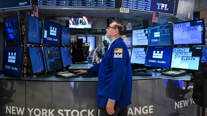 最终带崩AI叙事的只会是AI自己